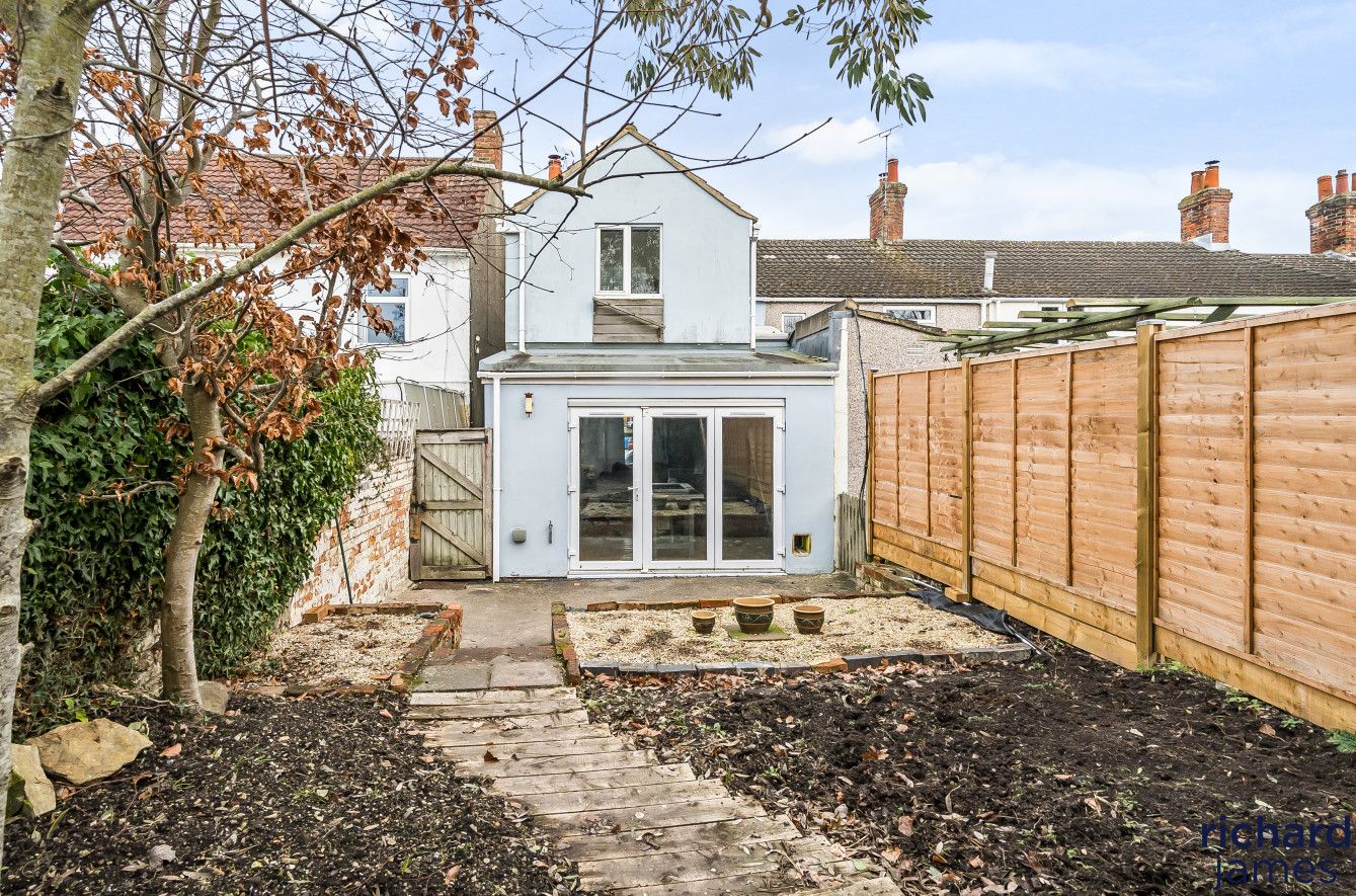 2 bed end terrace house for sale in Marlborough Road, Wroughton