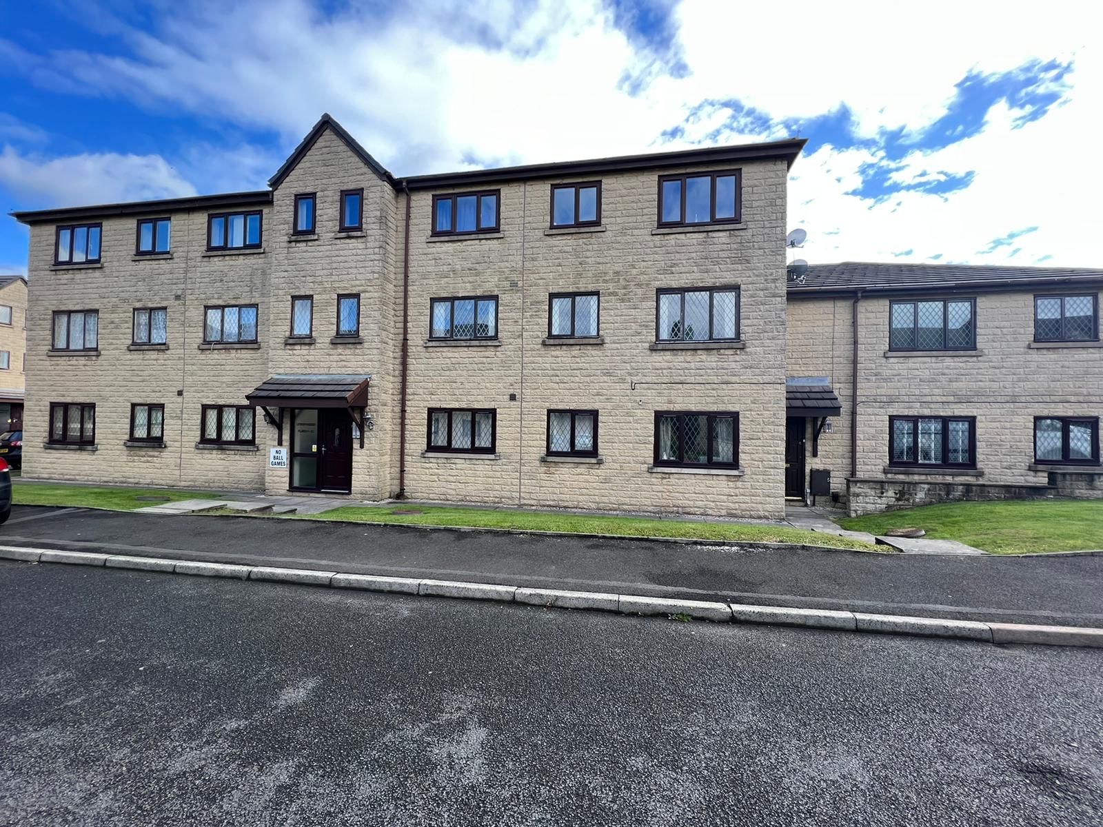2 bed flat to rent in Lever House, Bolton BL4 Zoopla
