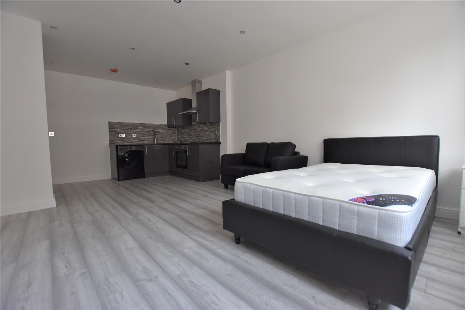 Studio to rent in Charles Street, Leicester LE1 Zoopla
