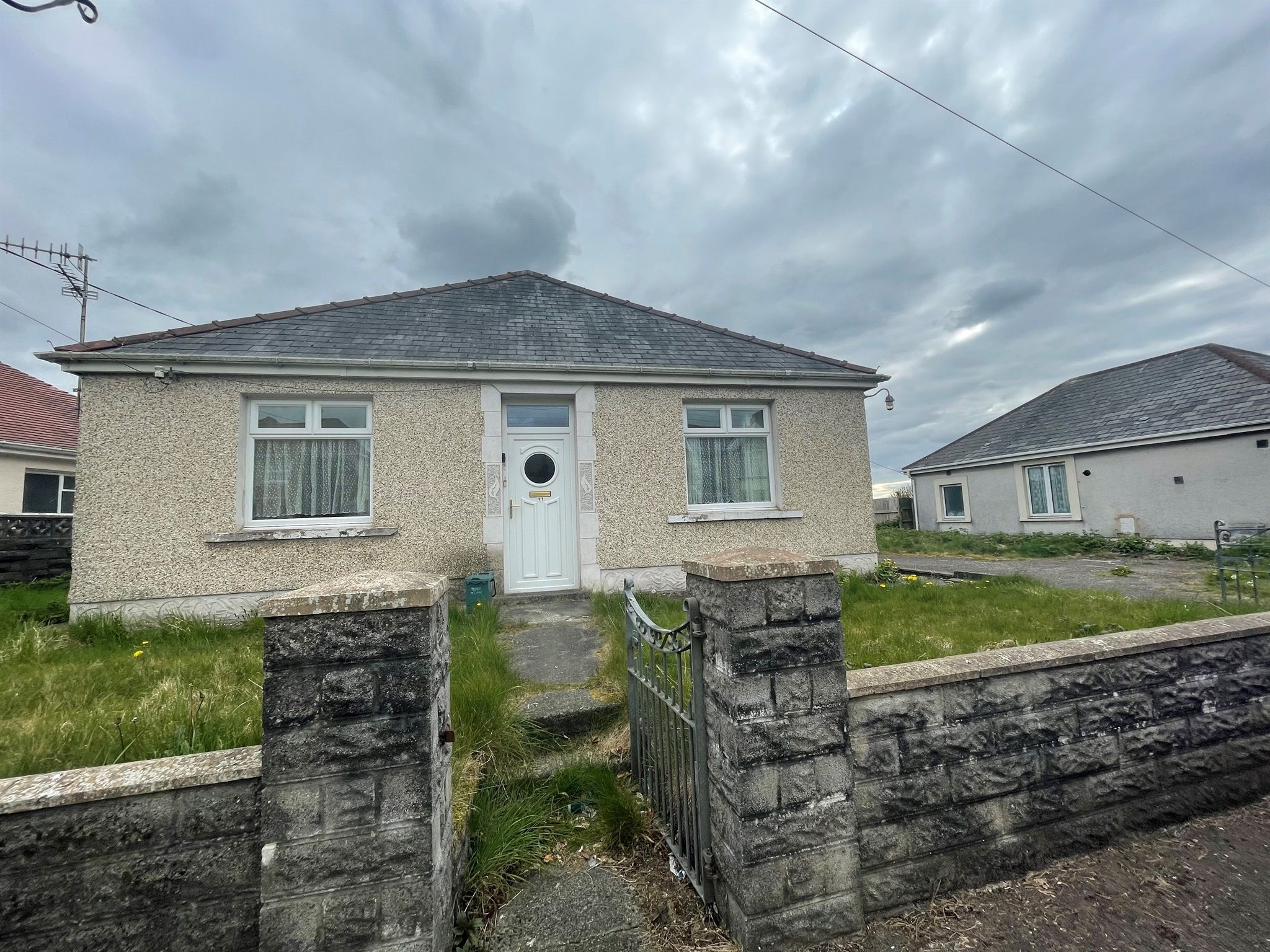 3 bed detached bungalow for sale in Swansea Road, Gorseinon, Swansea