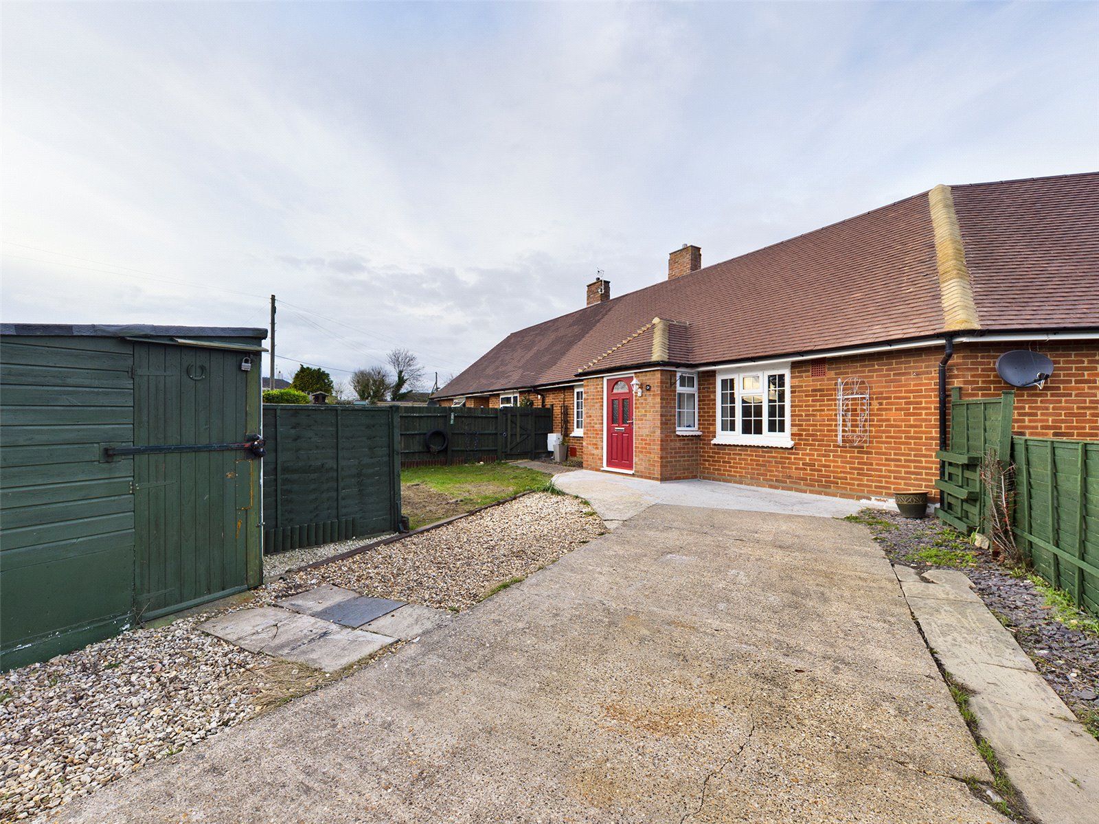 2 bed bungalow for sale in Road, Stone, Aylesbury HP17 Zoopla