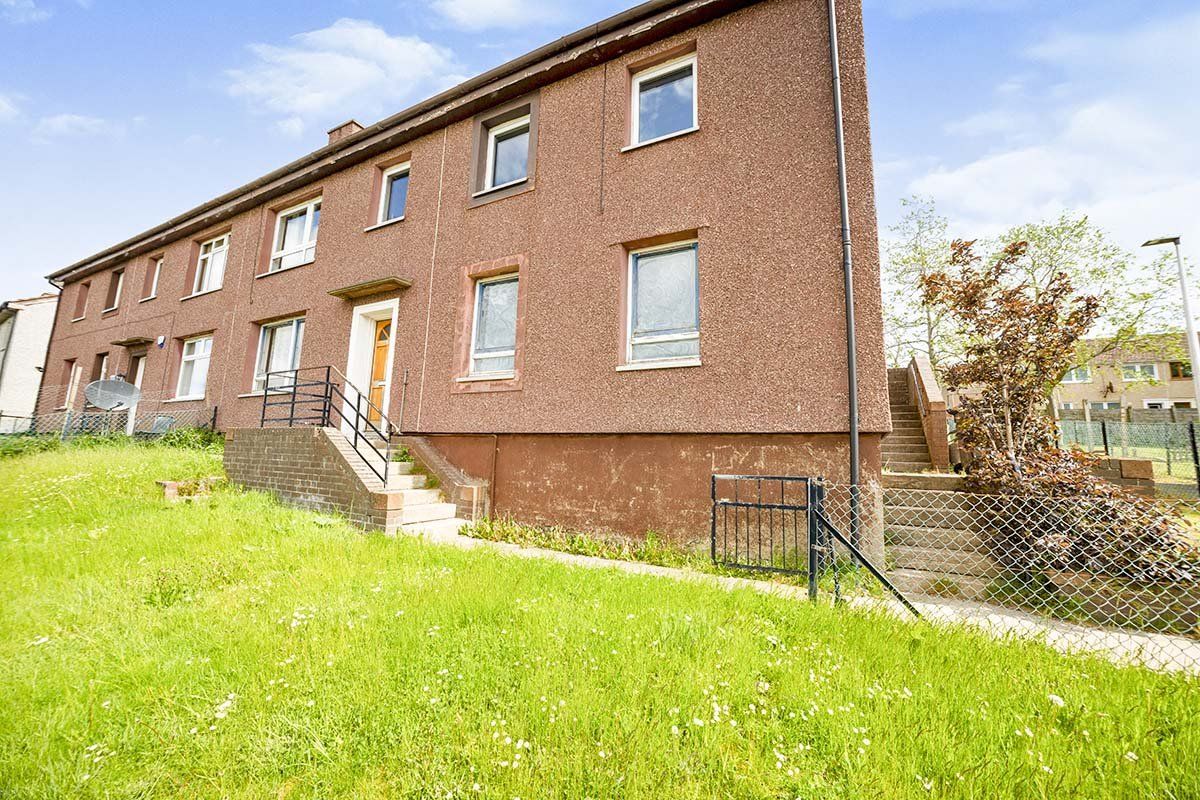 3 bed flat for sale in Carlowrie Place, Gorebridge, Midlothian EH23