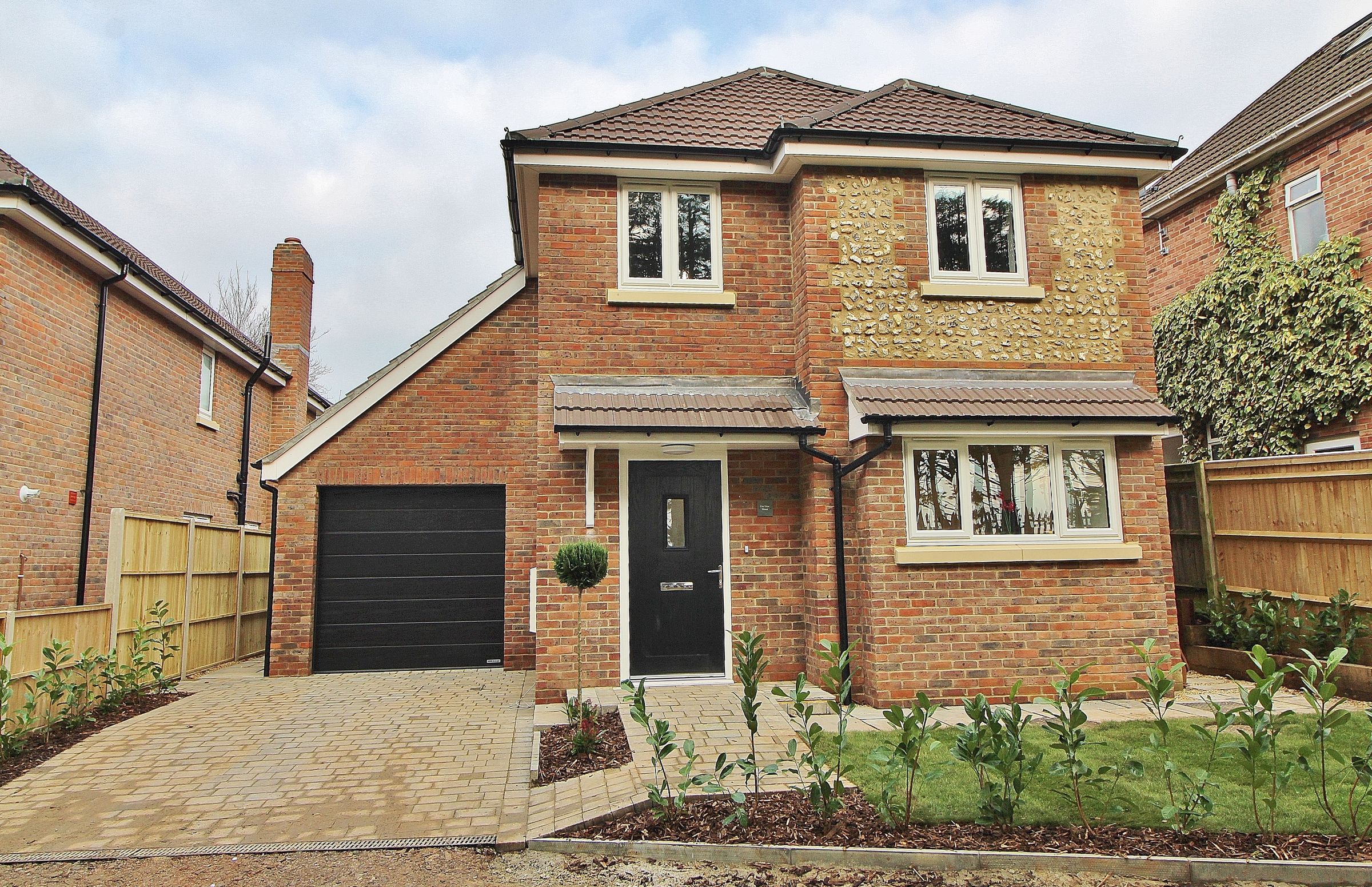 4 bed detached house for sale in Firs View House, Bridle Path, Horndean