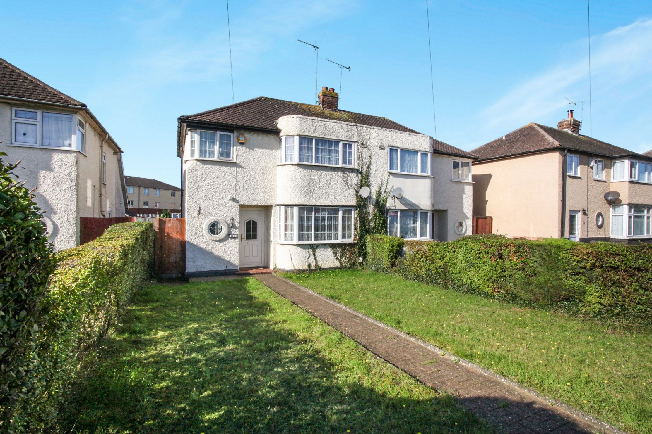3 bed semidetached house for sale in Sundon Park Road, Luton