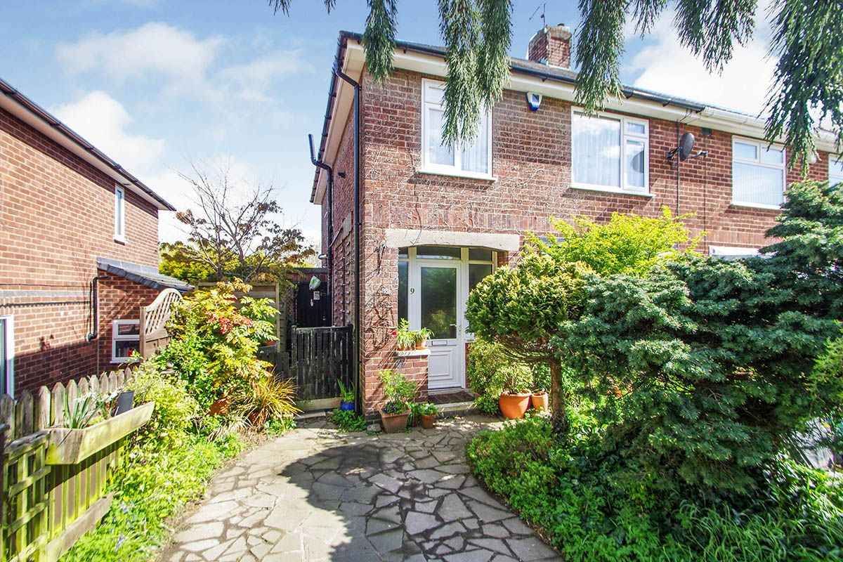 3 bed semidetached house for sale in Greenhills Road, Eastwood