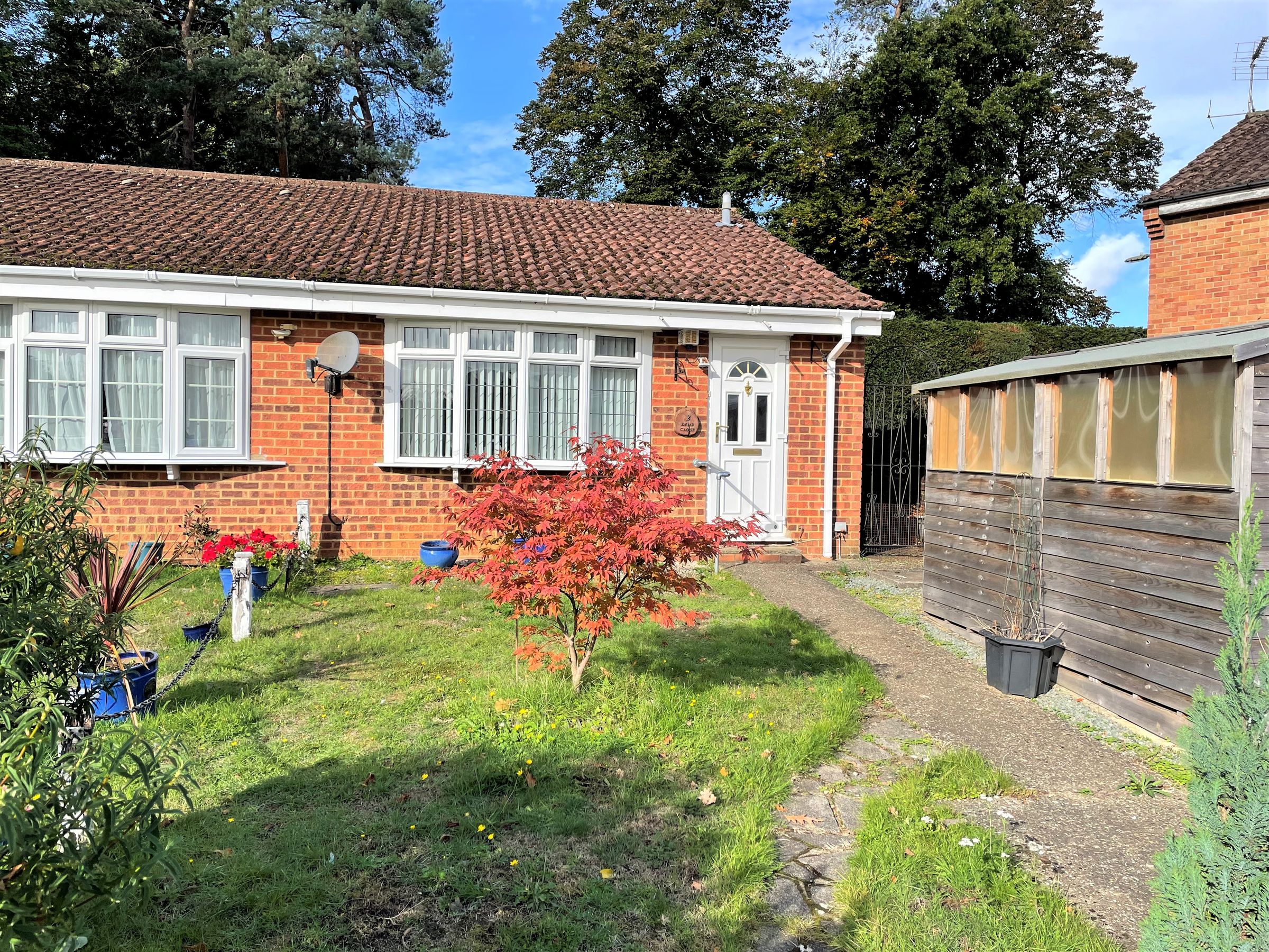 2 bed semidetached bungalow for sale in Dene Close, Bordon GU35 Zoopla