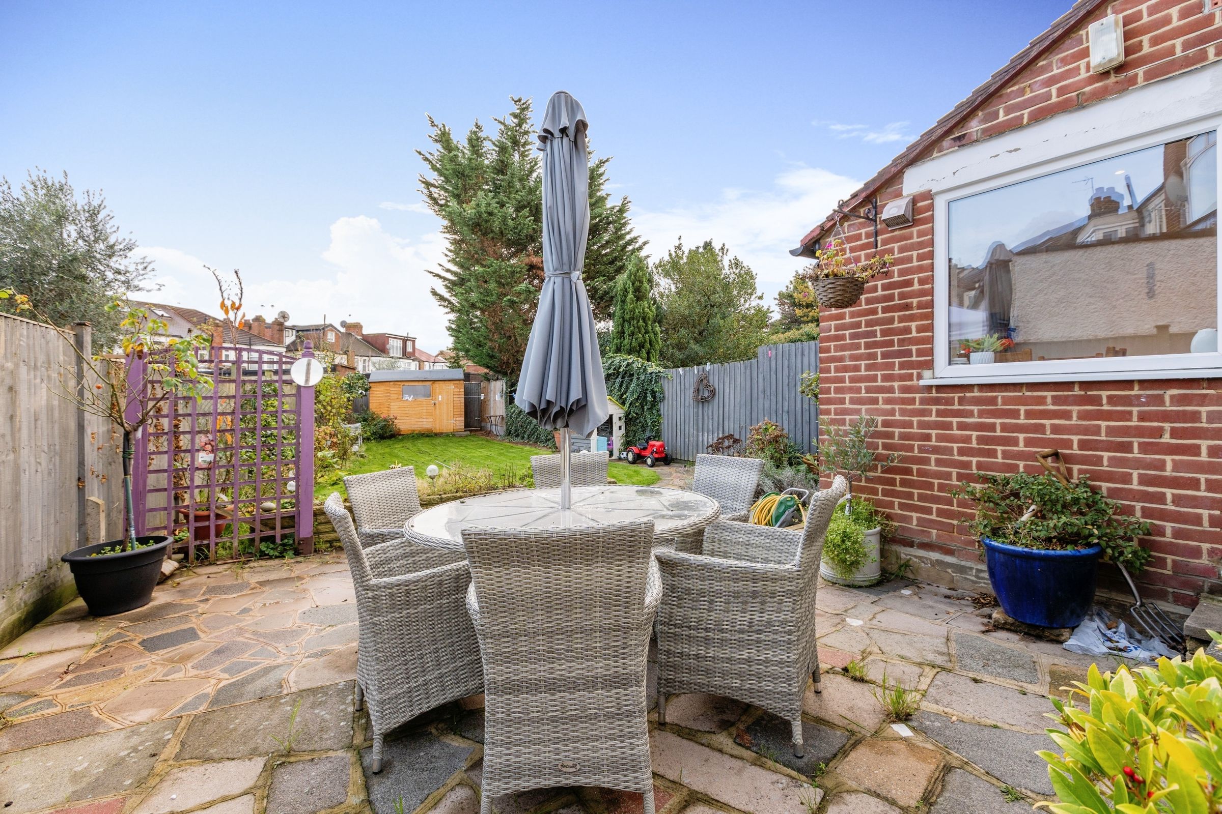 3 bed semidetached house for sale in Halstead Road, Winchmore Hill N21