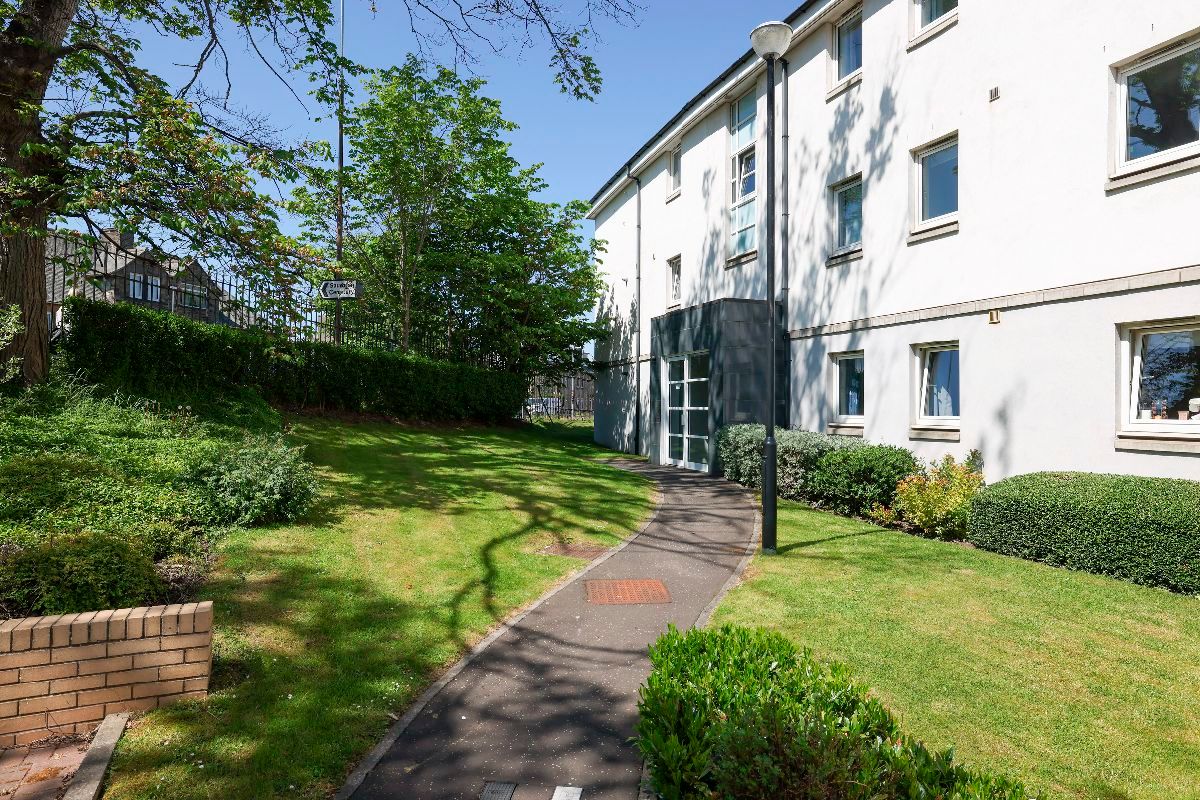 98 (Main Door) Chesser Crescent, Chesser, Edinburgh EH14