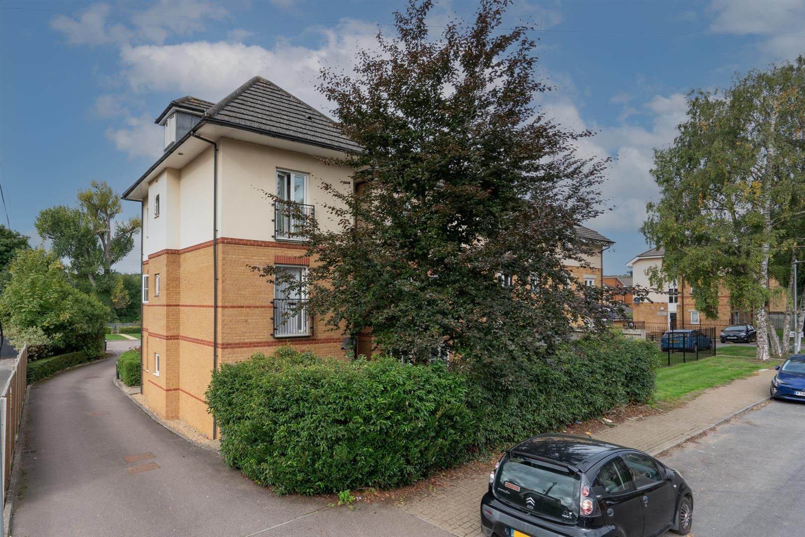2 bed flat for sale in Ebberns Road, Hemel Hempstead HP3 Zoopla