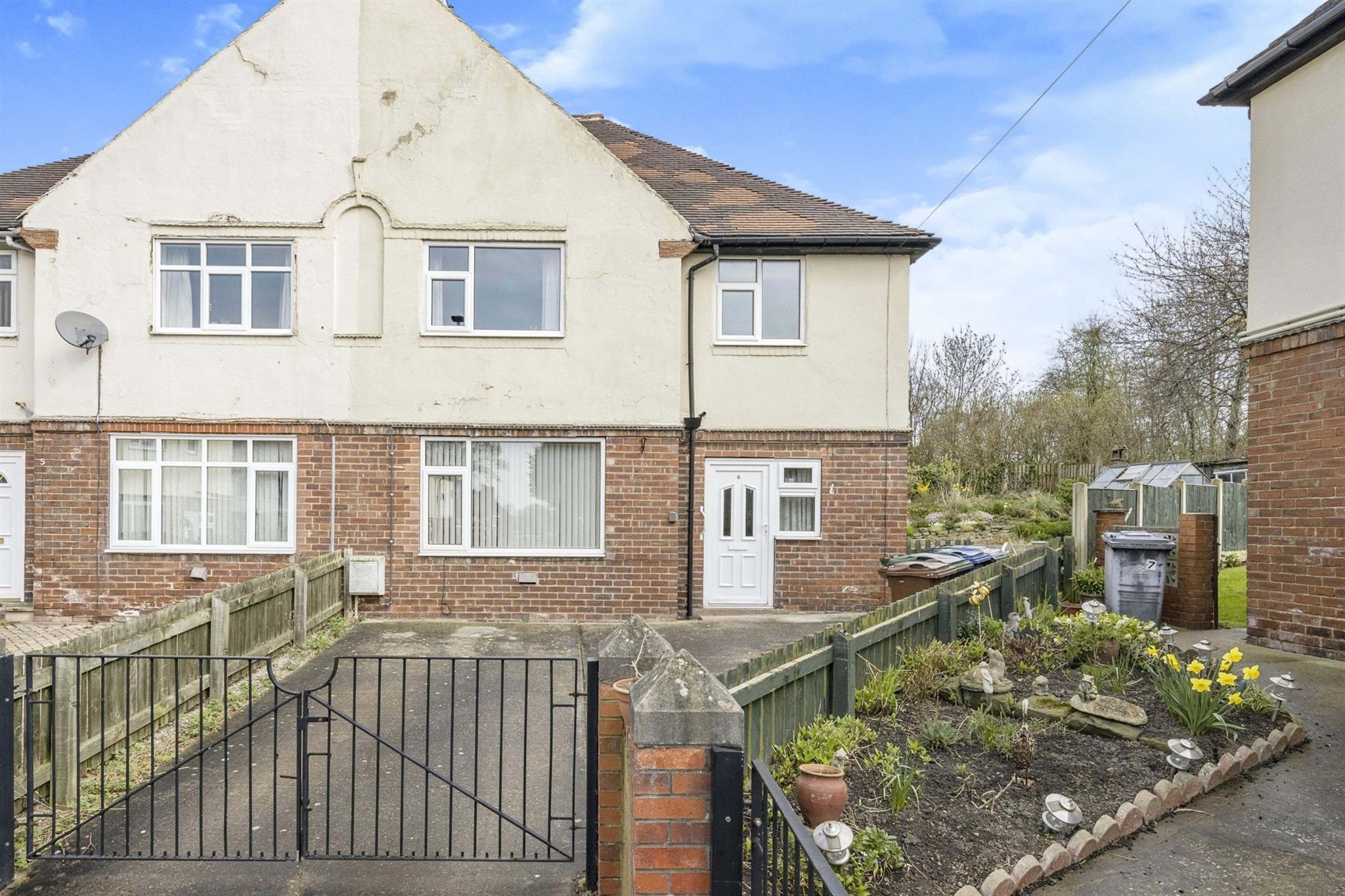 3 bed semidetached house for sale in Lincoln Gardens, Goldthorpe