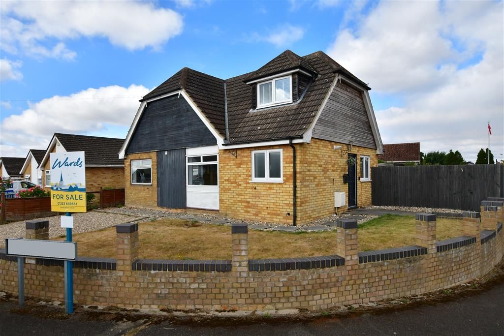 3 bed bungalow for sale in Charlton Close, Willesborough, Ashford, Kent