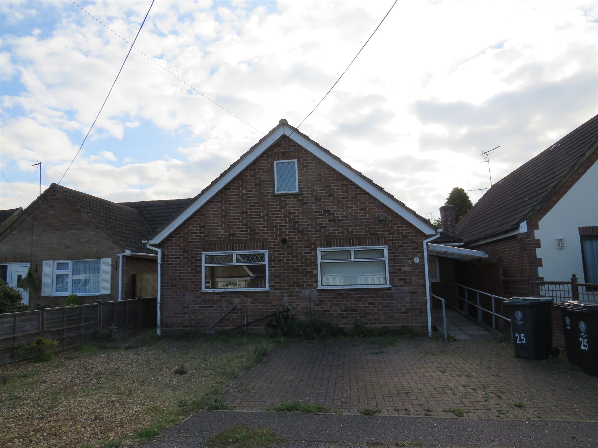 3 bed detached bungalow for sale in Woodland Road, Rushden NN10 Zoopla