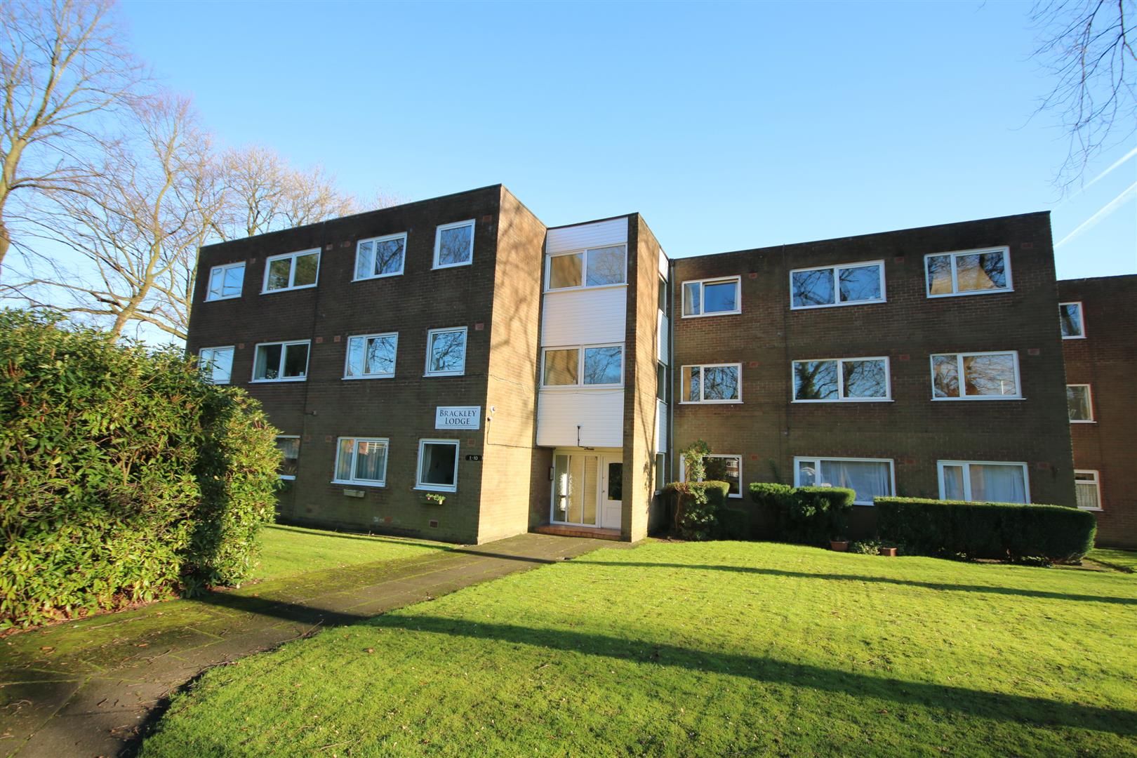 1 bed flat to rent in Brackley Lodge, Clarendon Crescent, Ellesmere