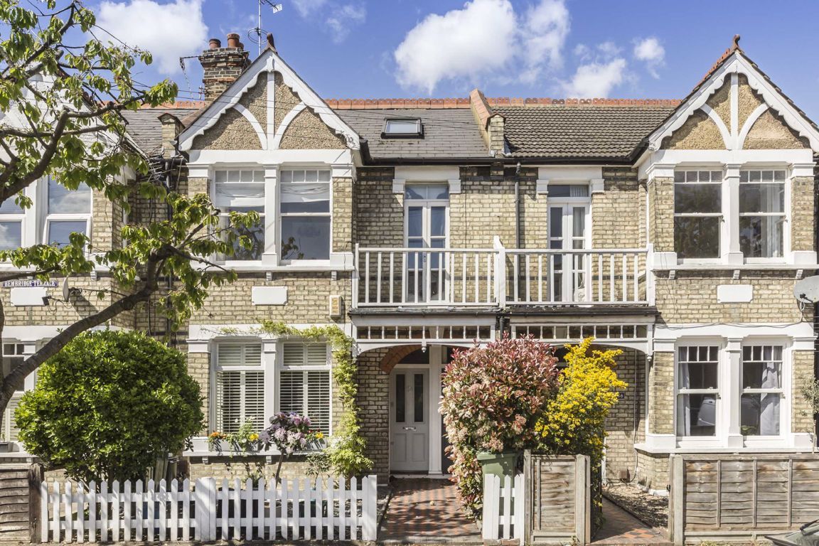 3 bed for sale in Winchester Road, St Margarets, Twickenham