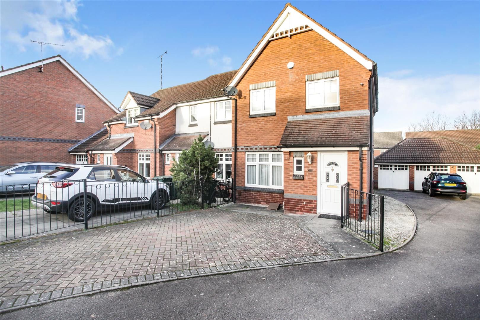 3 bed end terrace house for sale in Birkdale Close, Holbrooks, Coventry