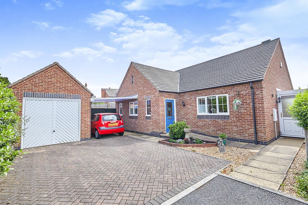 3 bed bungalow for sale in Sunnyside Court, Newhall, Swadlincote