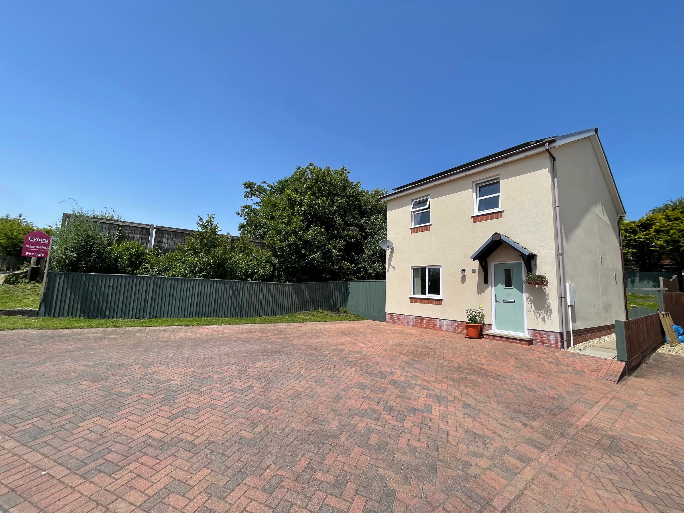 3 bed detached house for sale in Ffordd Werdd, Gorslas, Llanelli SA14