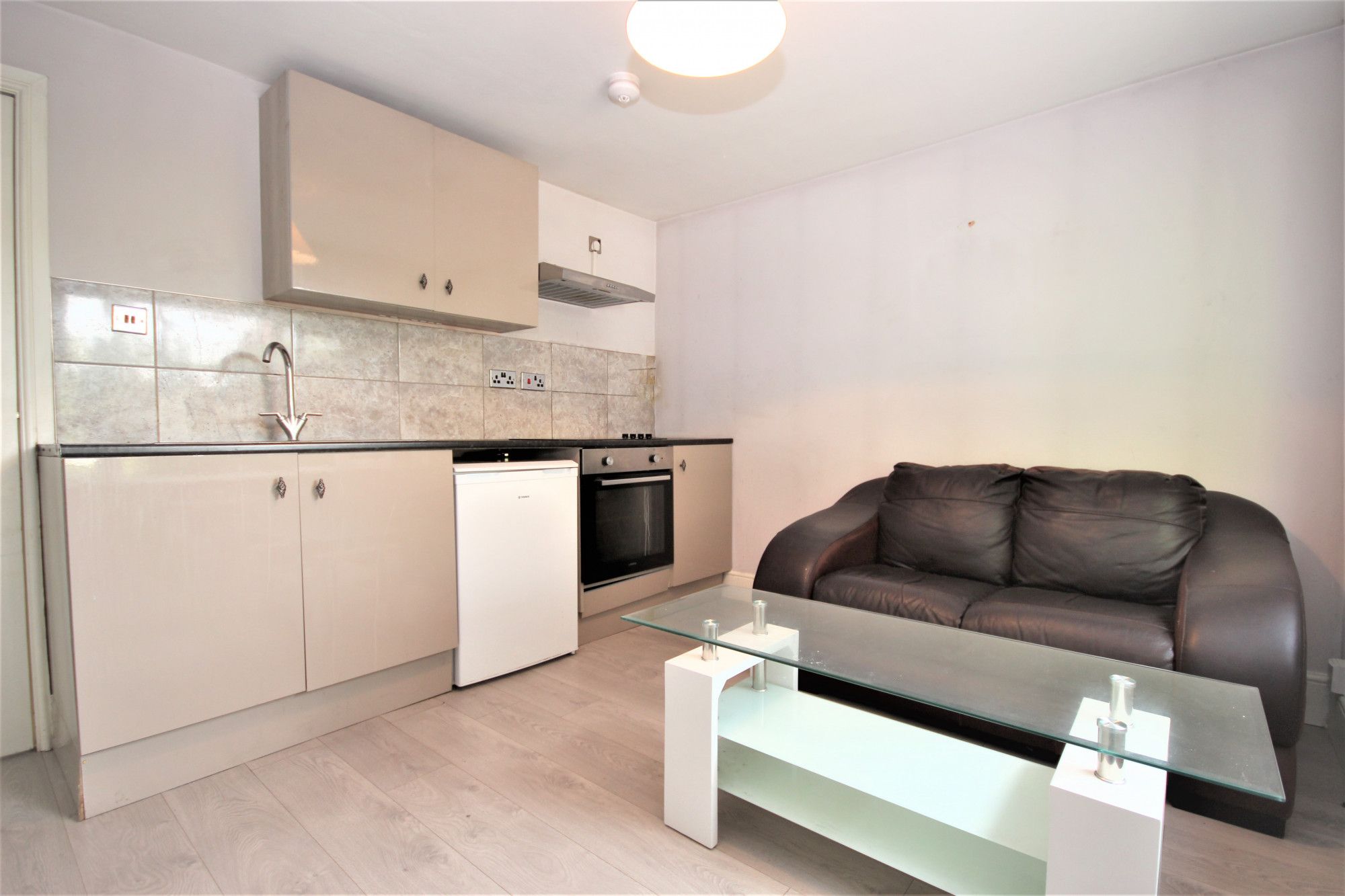 Studio to rent in 195 Urmston Lane, Manchester M32 Zoopla