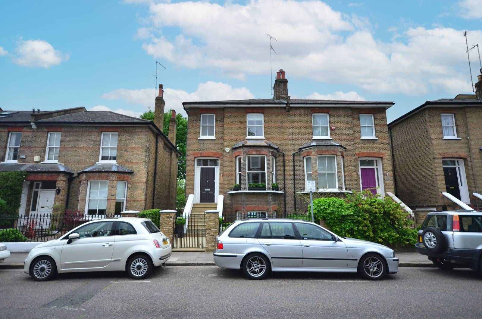 4 bed property to rent in Ravenscourt Road, Brackenbury Village, London