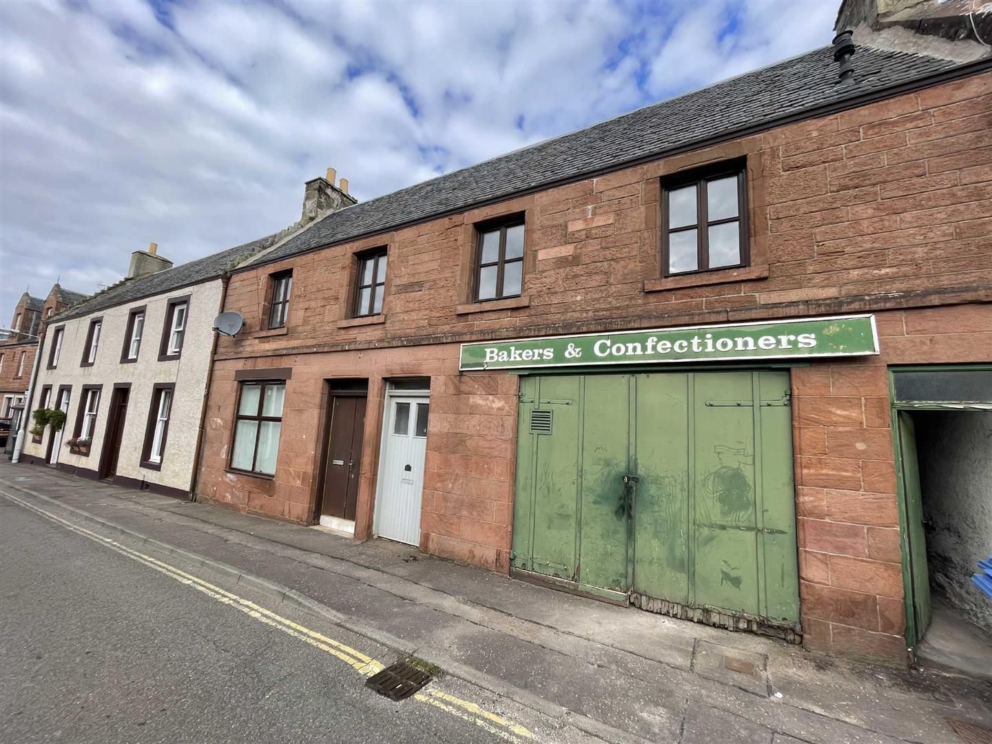 4 bed terraced house for sale in Hecklers Wynd, High Street