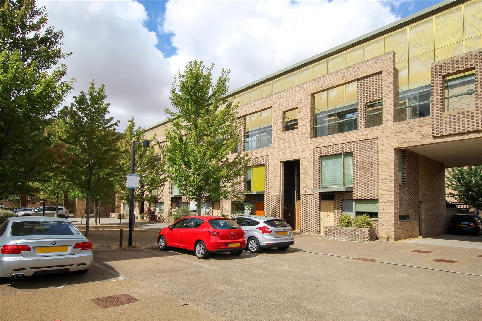 2 bed flat to rent in Addenbrookes Road, Trumpington, Cambridge CB2