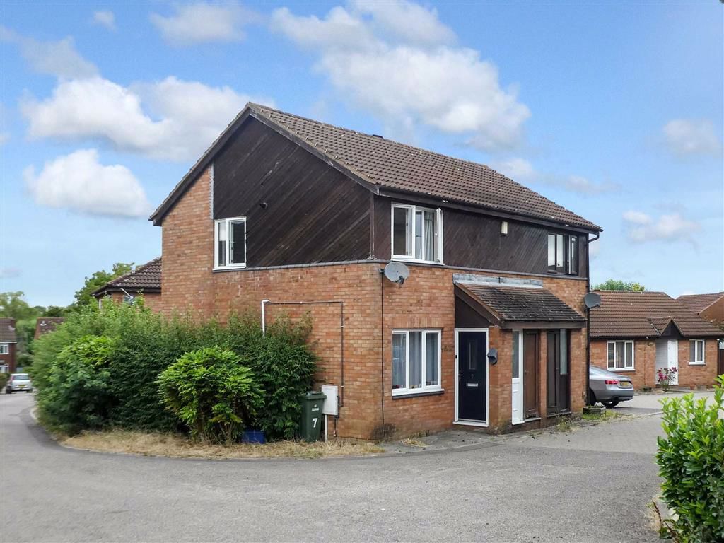 2 bed semidetached house for sale in Bingham Close, Emerson Valley