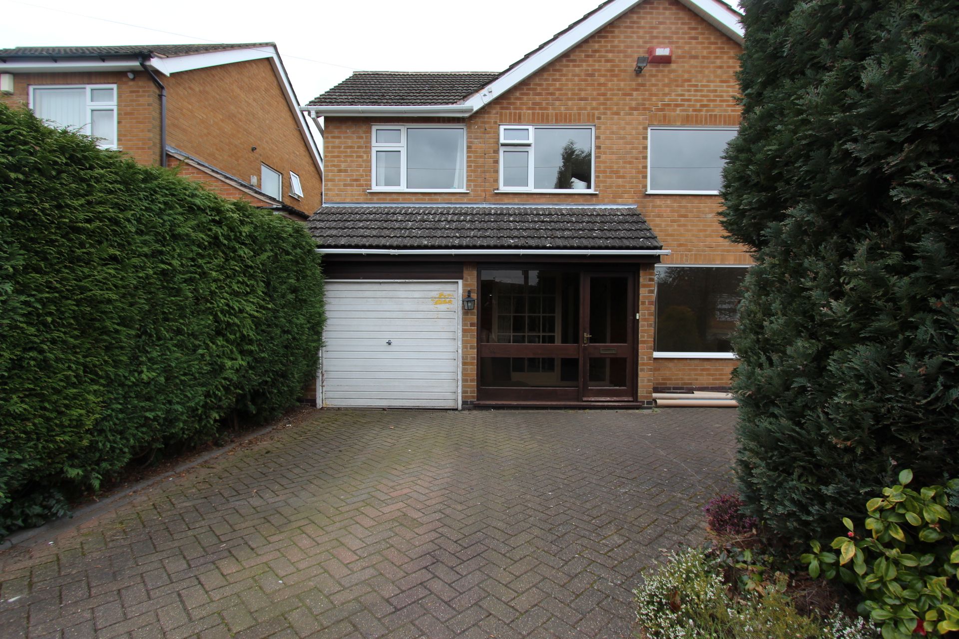 4 bed detached house to rent in Rivergreen Crescent, Bramcote NG9 Zoopla