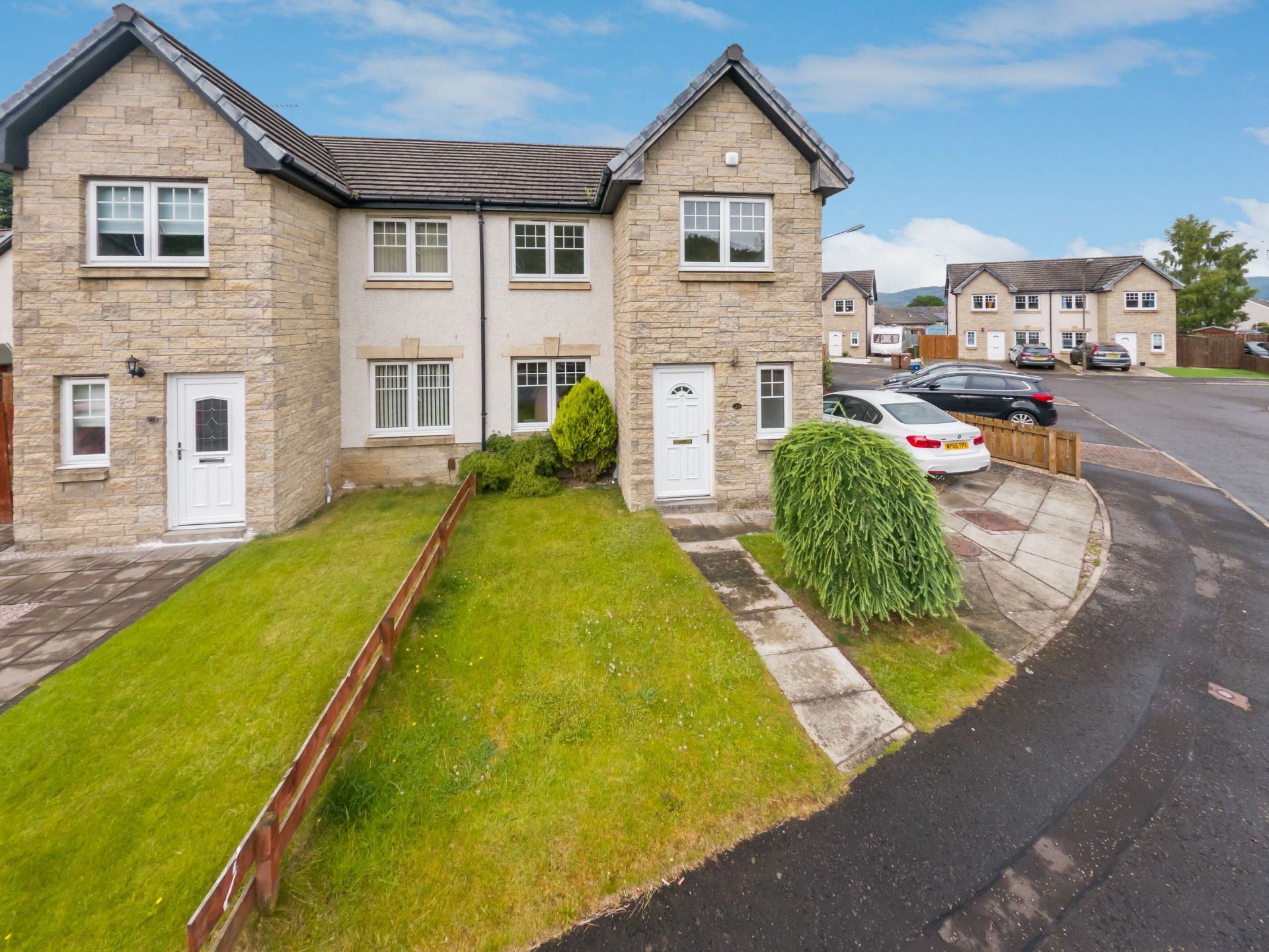 3 bed semidetached house for sale in Kirkside Crescent, Braehead