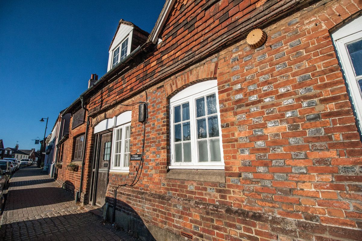 2 bed cottage for sale in High Street, Henfield BN5 Zoopla