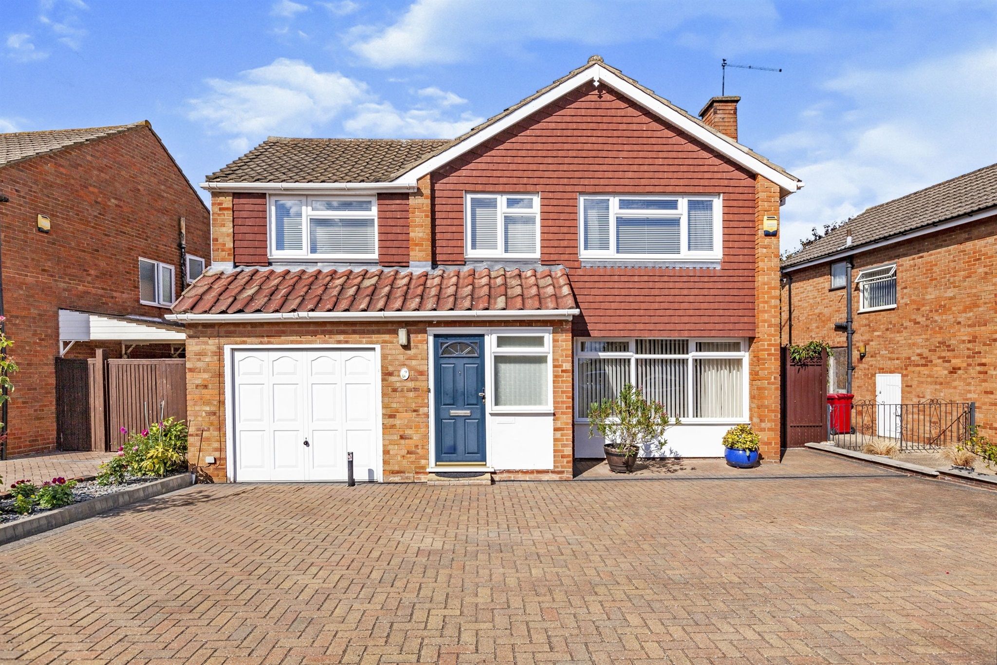 4 bed detached house for sale in Burroway Road, Langley, Slough SL3