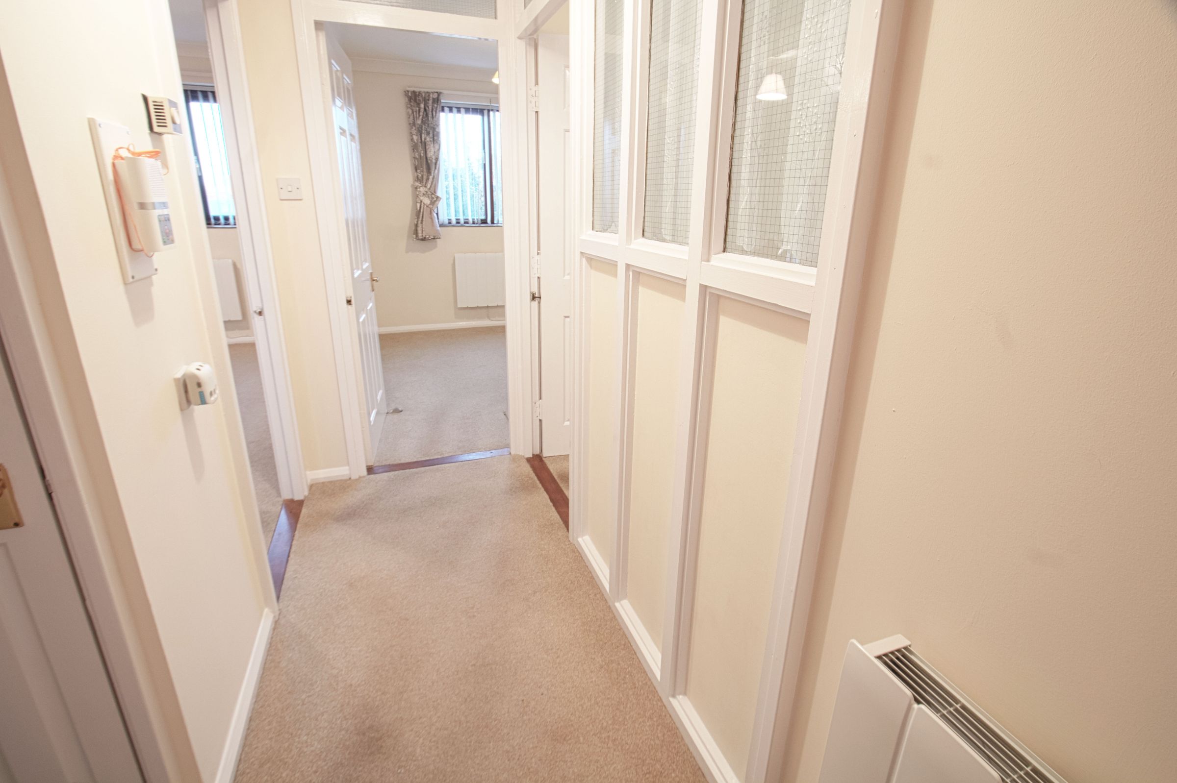 2 bed flat for sale in Sun Street, Billericay CM12 Zoopla