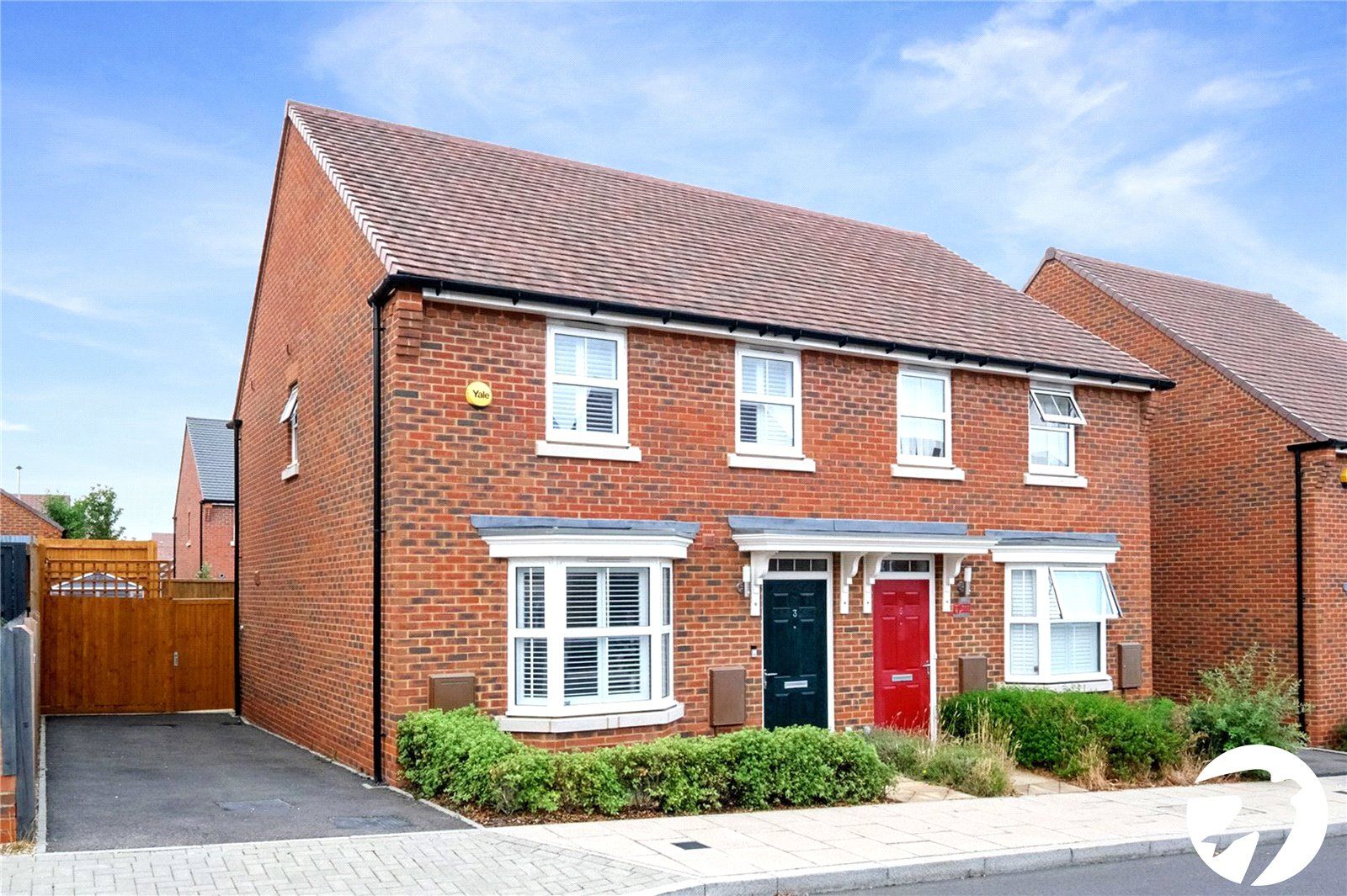 3 bed semidetached house for sale in Croucher Avenue, Castle Hill