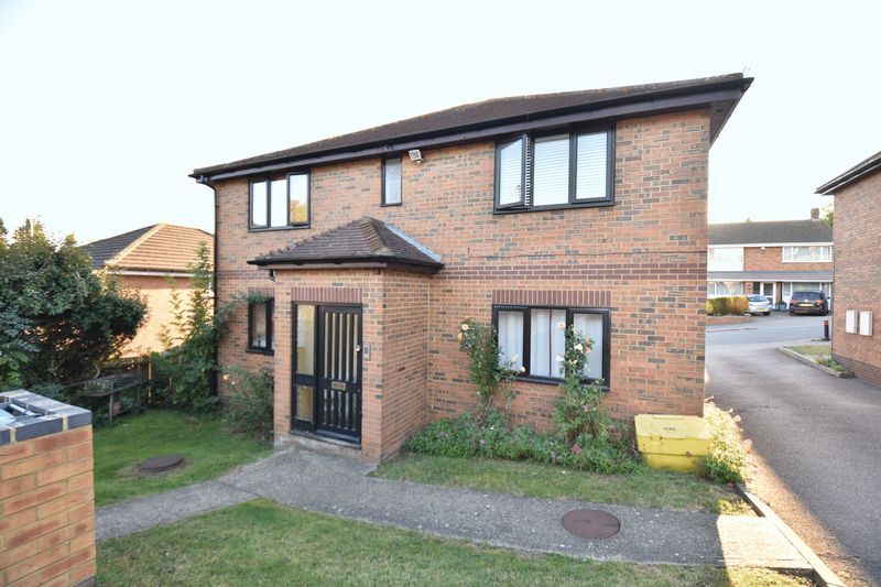 Mistletoe Hill, Luton LU2  