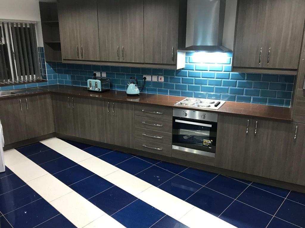 Room to rent in High Street, Harlington, Hayes UB3 Zoopla