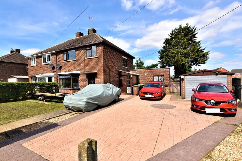 3 bed semidetached house for sale in Princes Street, Metheringham