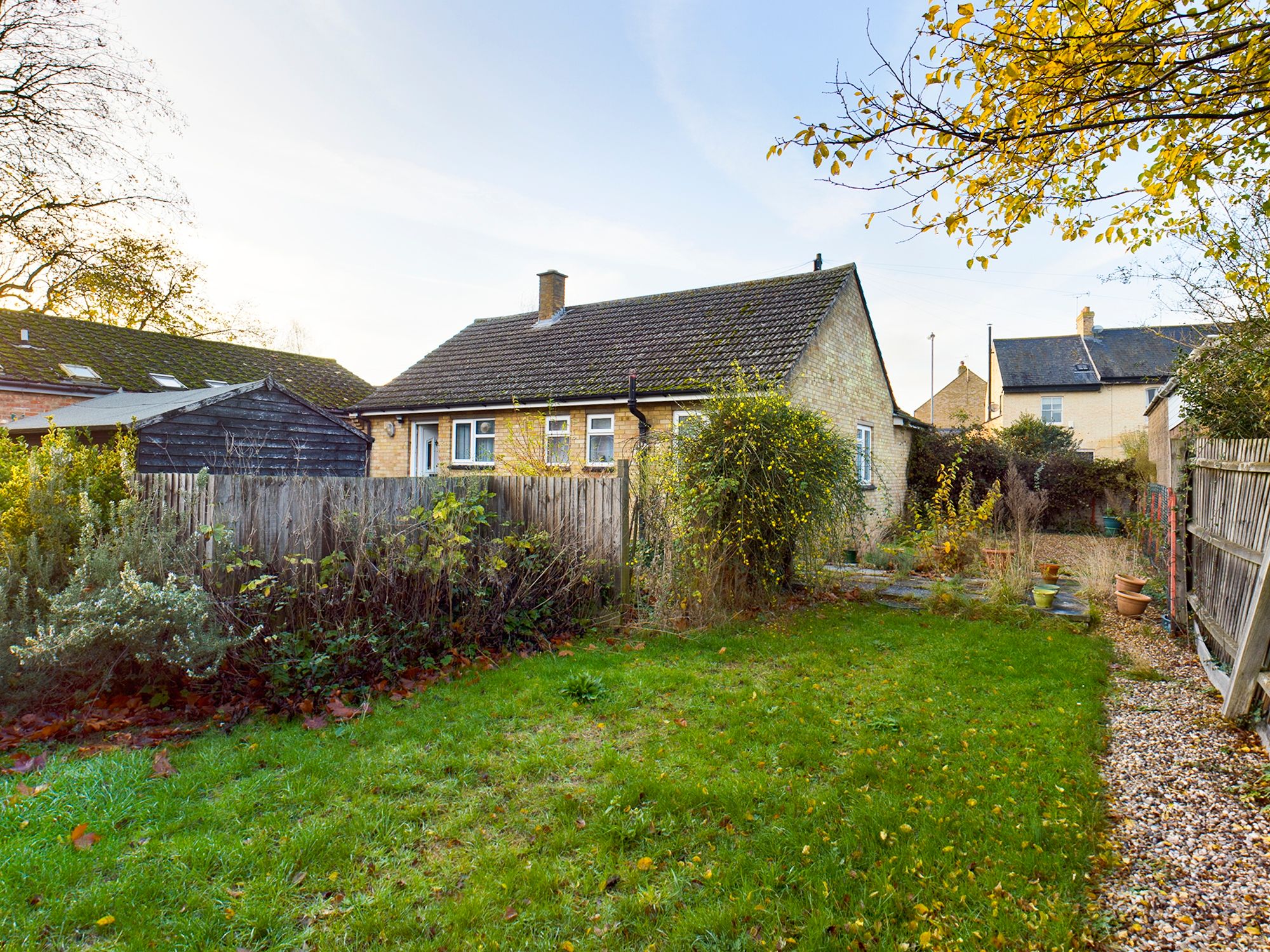 3 bed detached bungalow for sale in High Street, Oakington, Cambridge