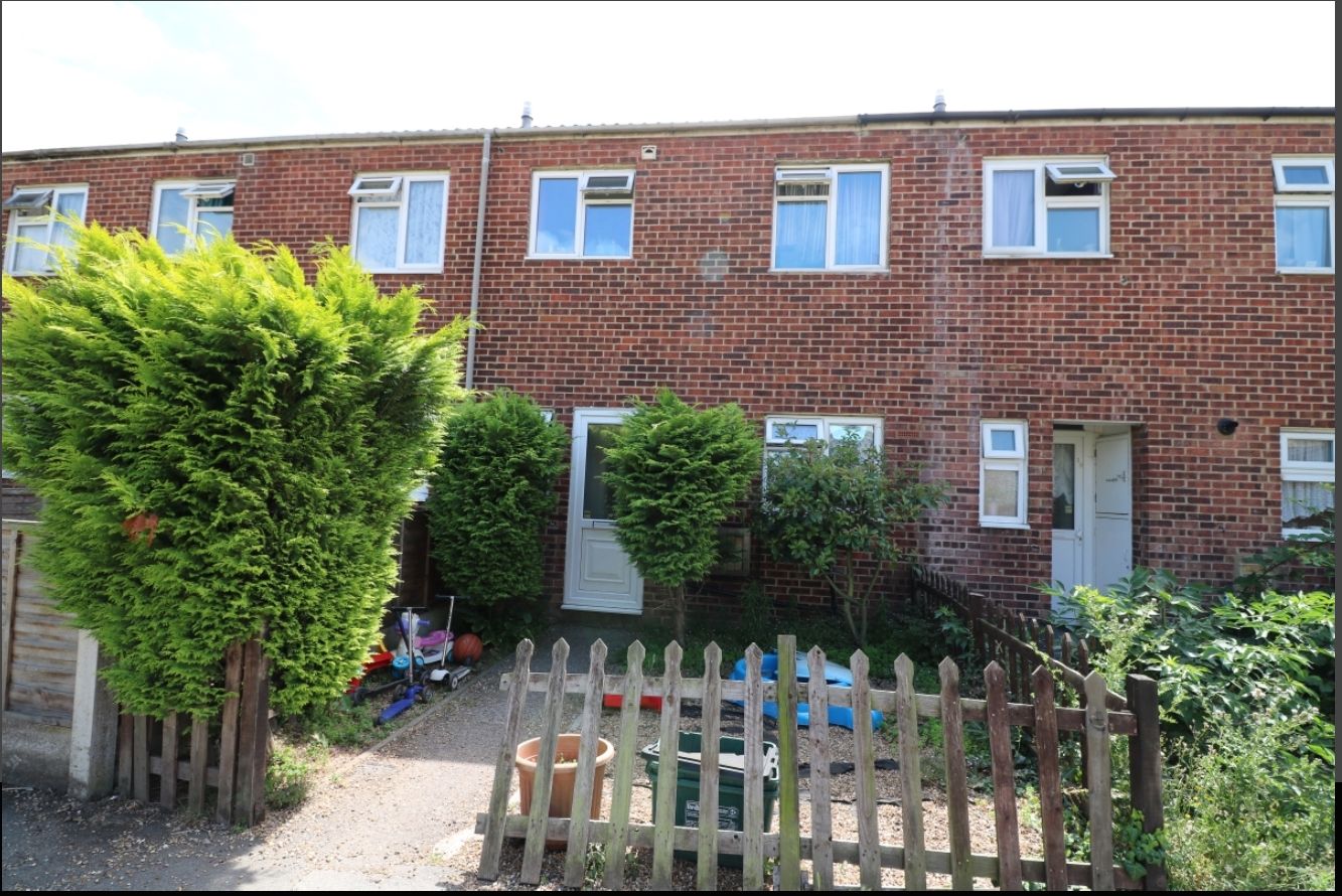3 bed terraced house for sale in Wessex Close, Ilford IG3 Zoopla