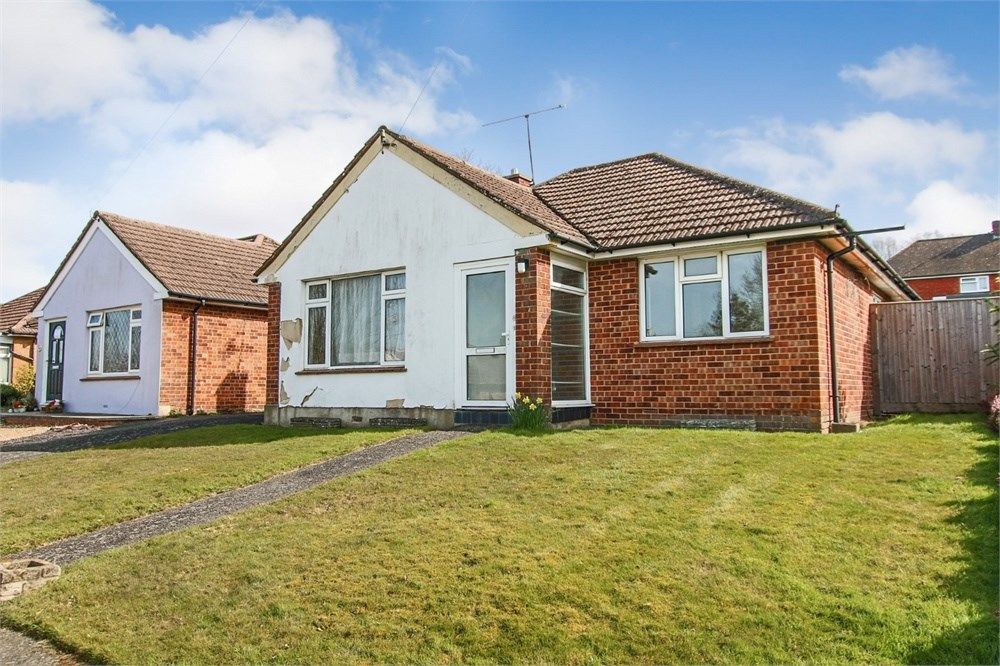 2 bed detached bungalow for sale in Dormans Close, Dormansland