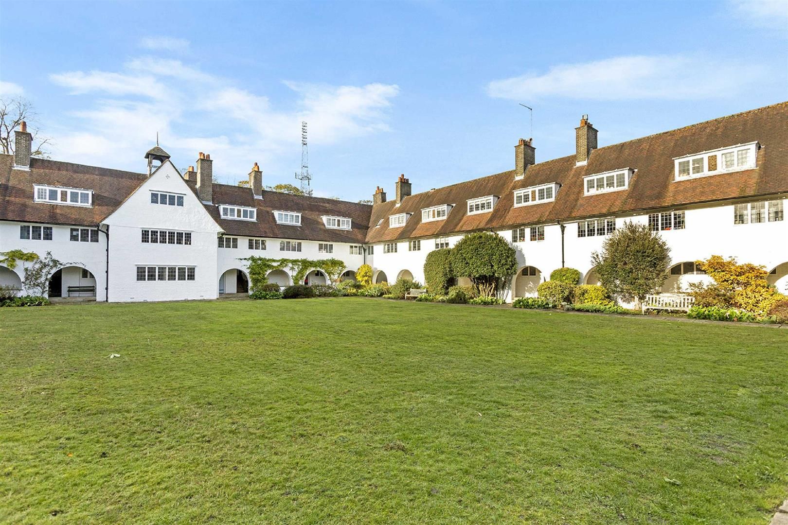 1 bed flat for sale in Heath Close, Hampstead Garden Suburb, London