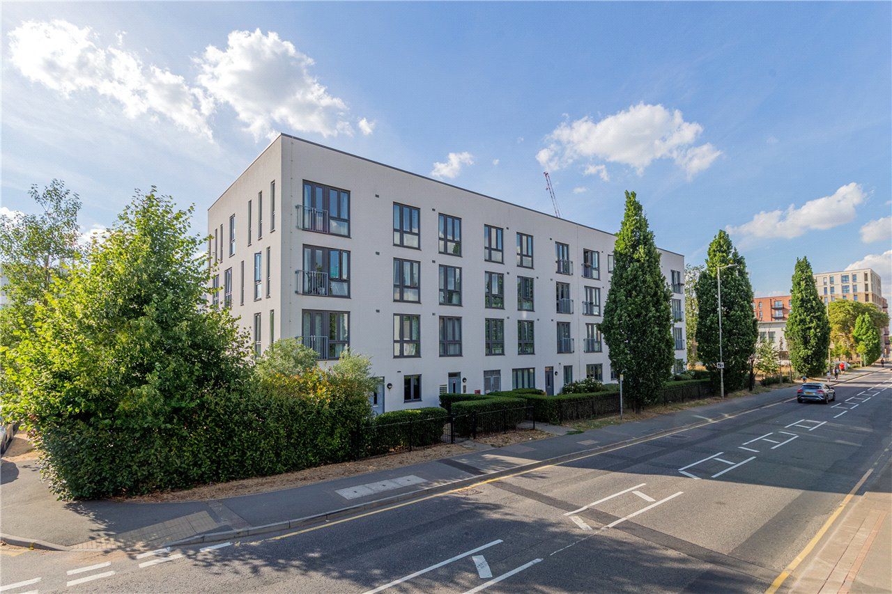 2 bed flat for sale in Broadwater Road, Welwyn Garden City, Hertfordshire AL7 Zoopla