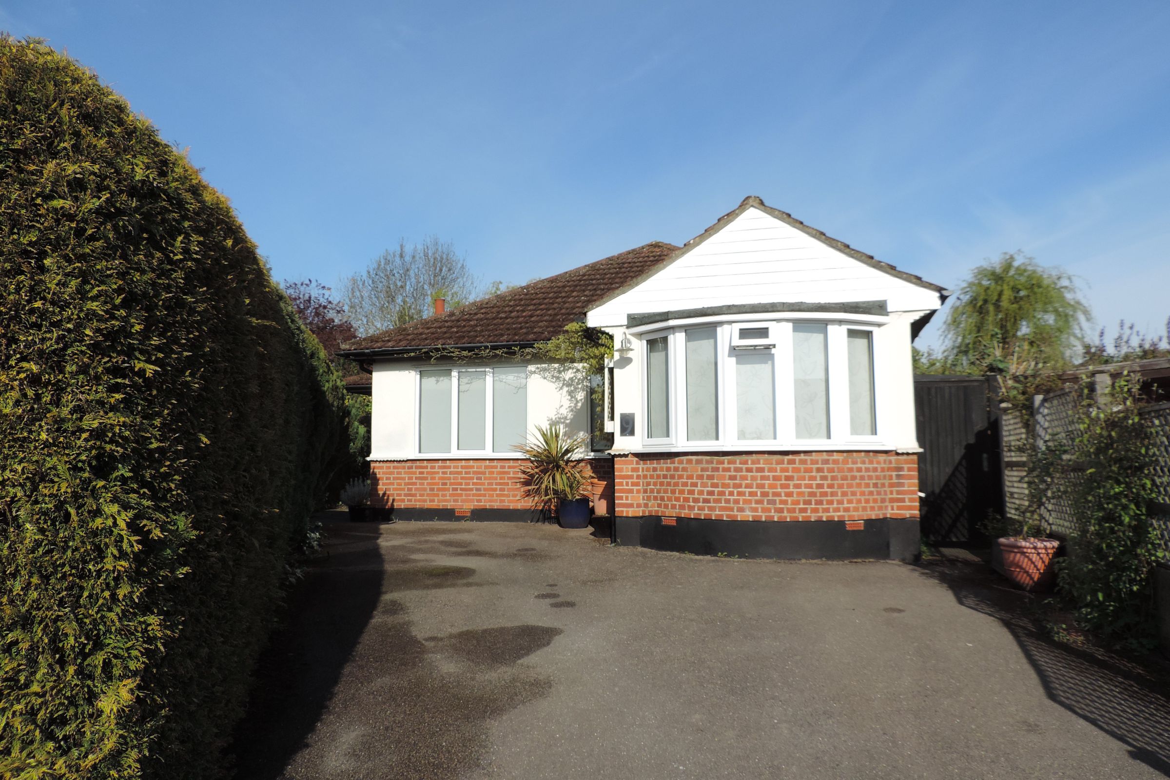 4 bed bungalow for sale in Fairacres, Potters Bar EN6 Zoopla
