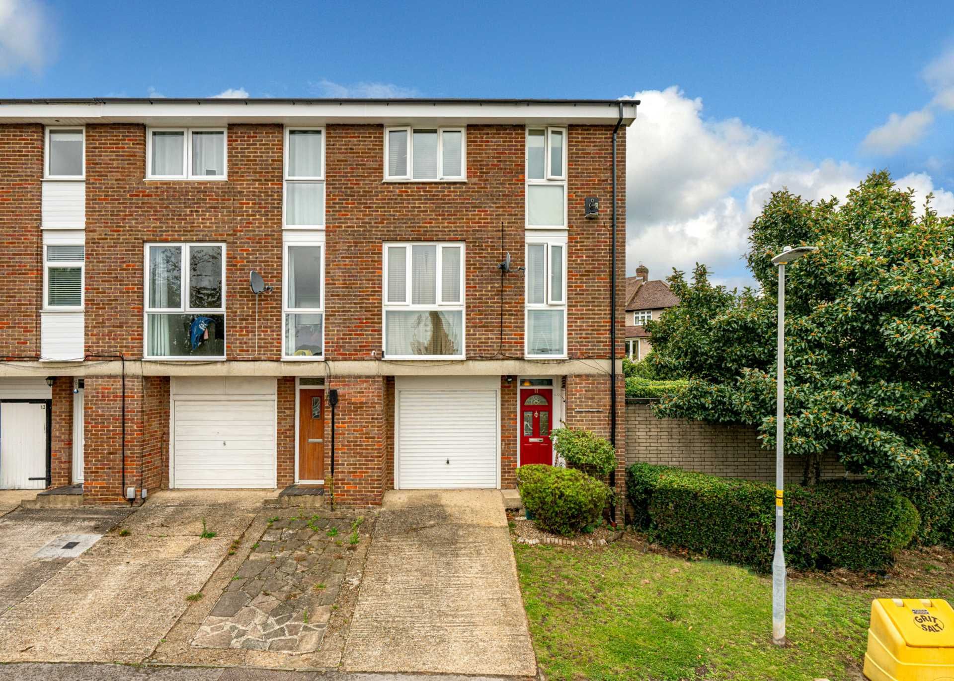 Mill Close, Nash Mills HP3  
