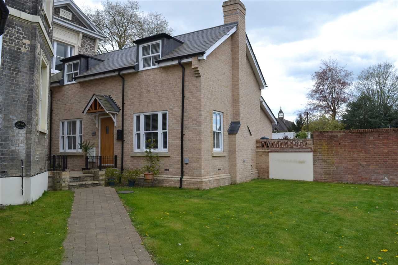 2 bed detached house for sale in New Writtle Street, Chelmsford CM2