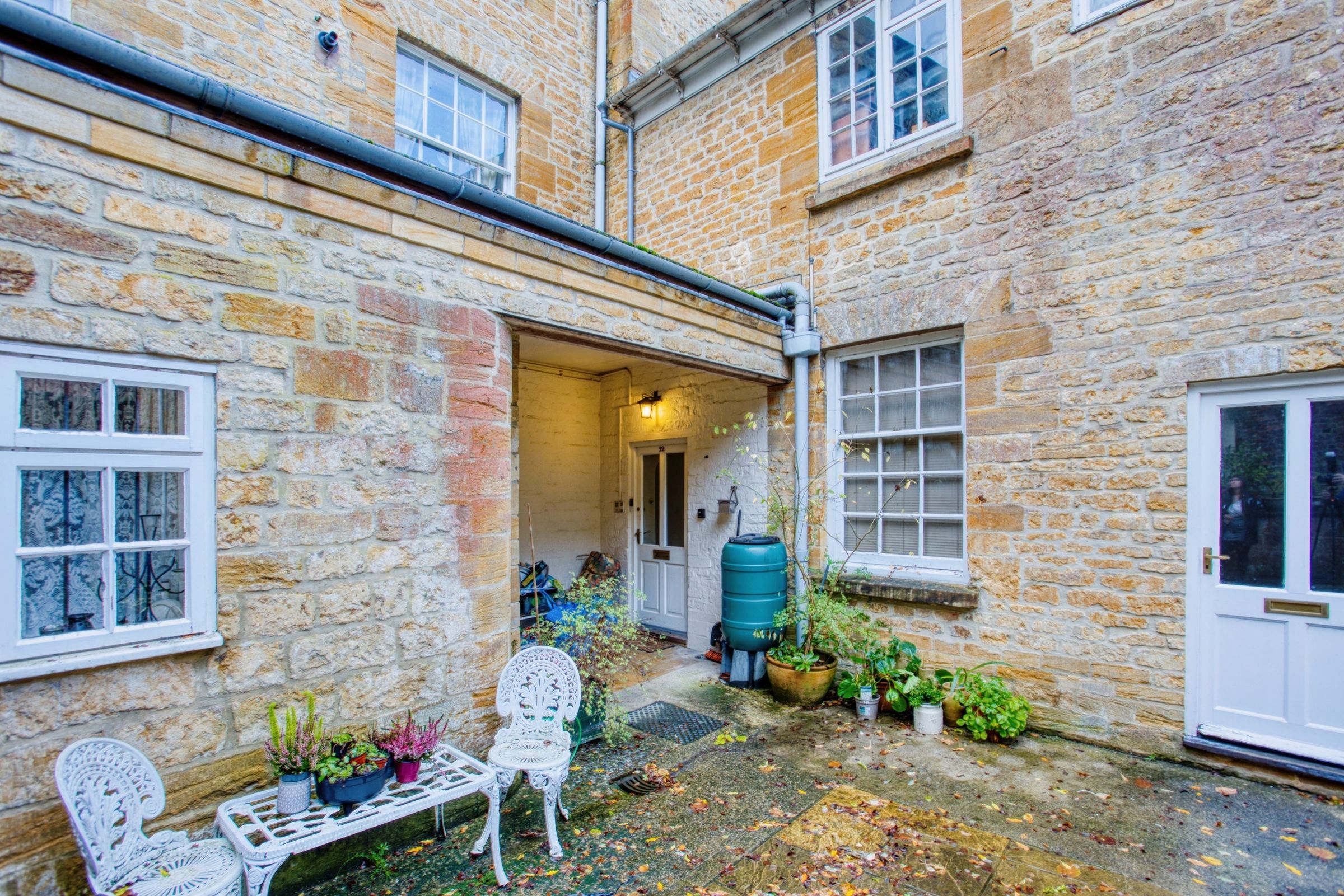 4 bed flat for sale in Richmond House, East Street, Crewkerne, Somerset