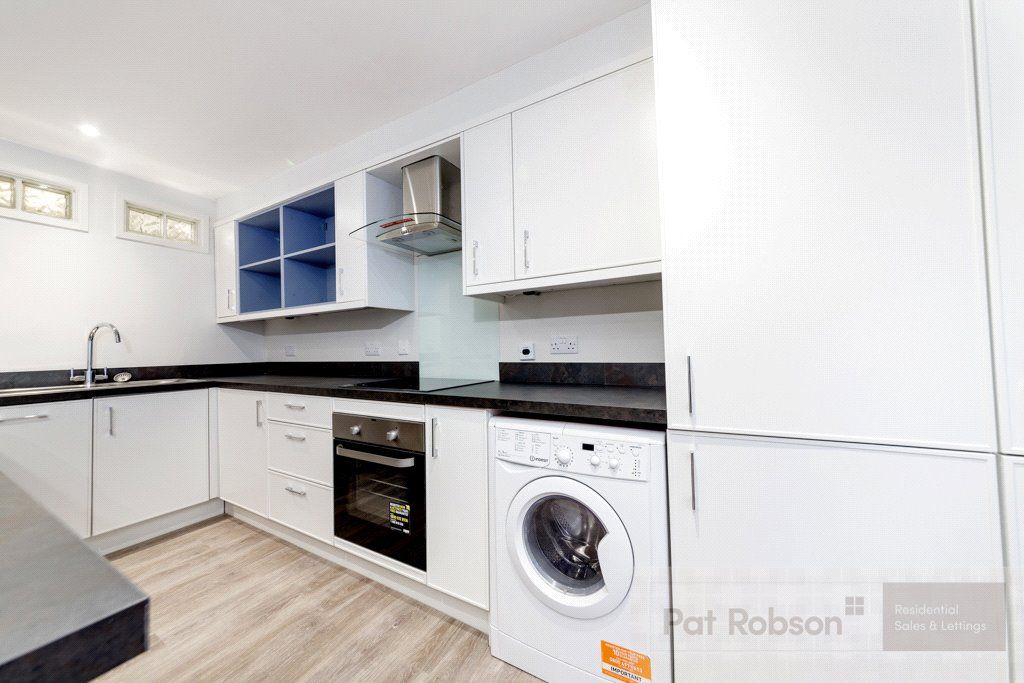 2 bed flat to rent in High Swinburne Place, Summerhill Square