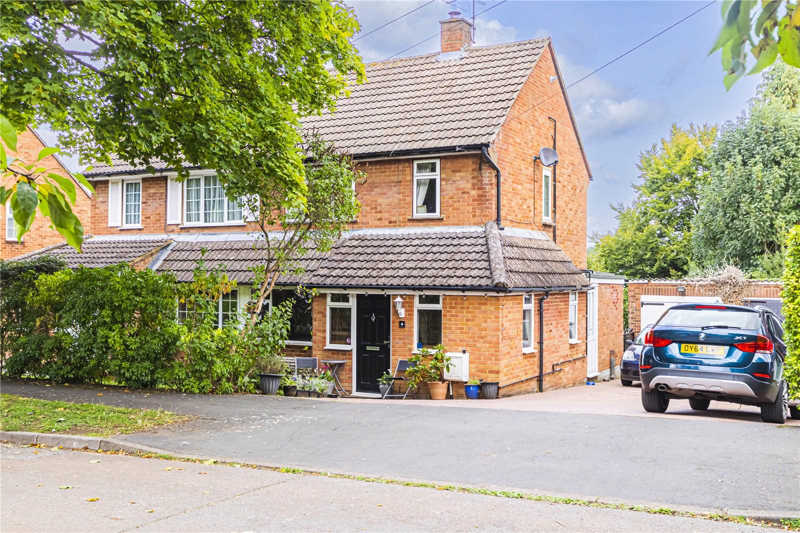 3 bed semidetached house for sale in St. Margarets Close, Berkhamsted