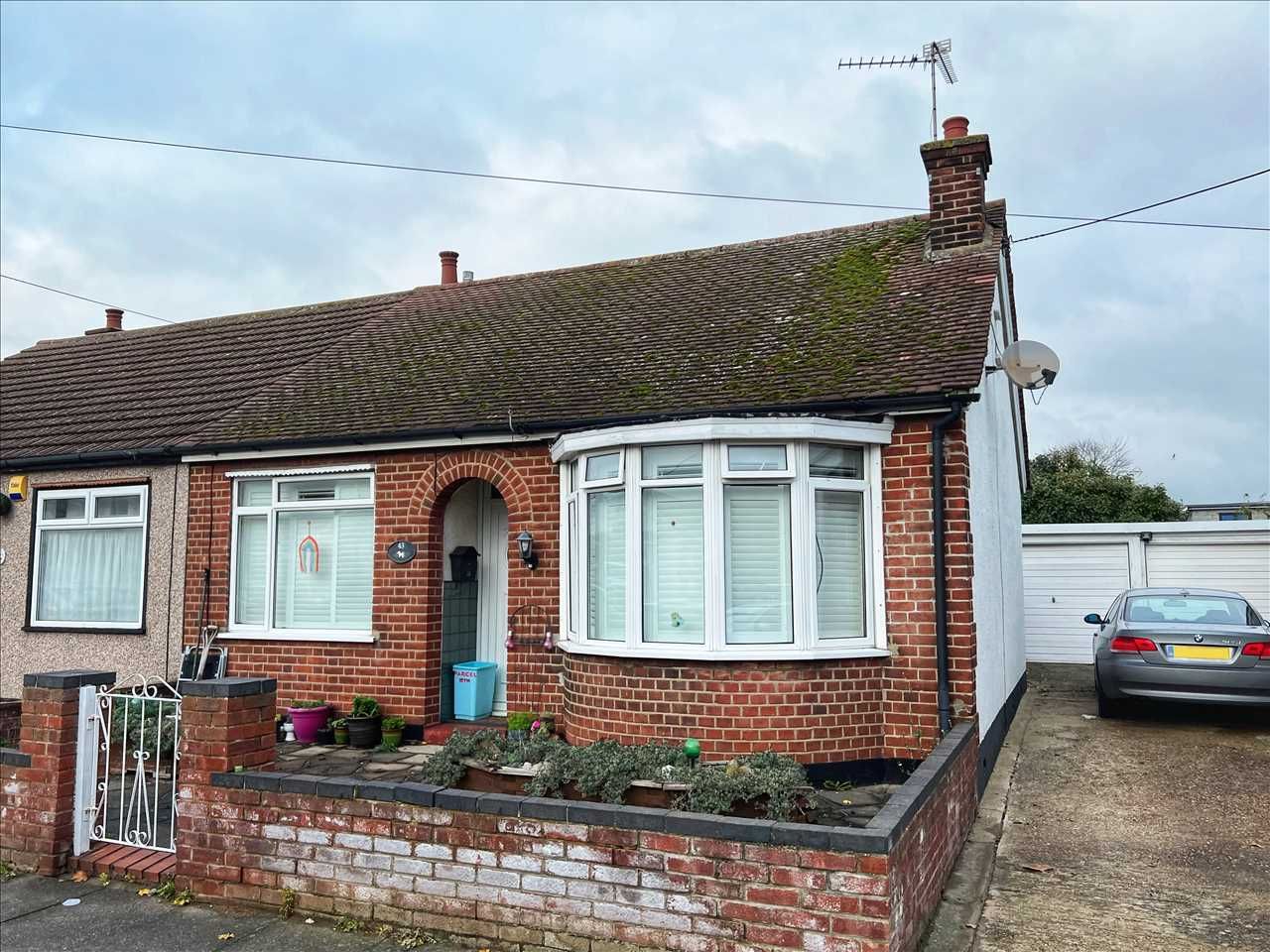 2 bed bungalow for sale in South Crescent, SouthendOnSea SS2 Zoopla