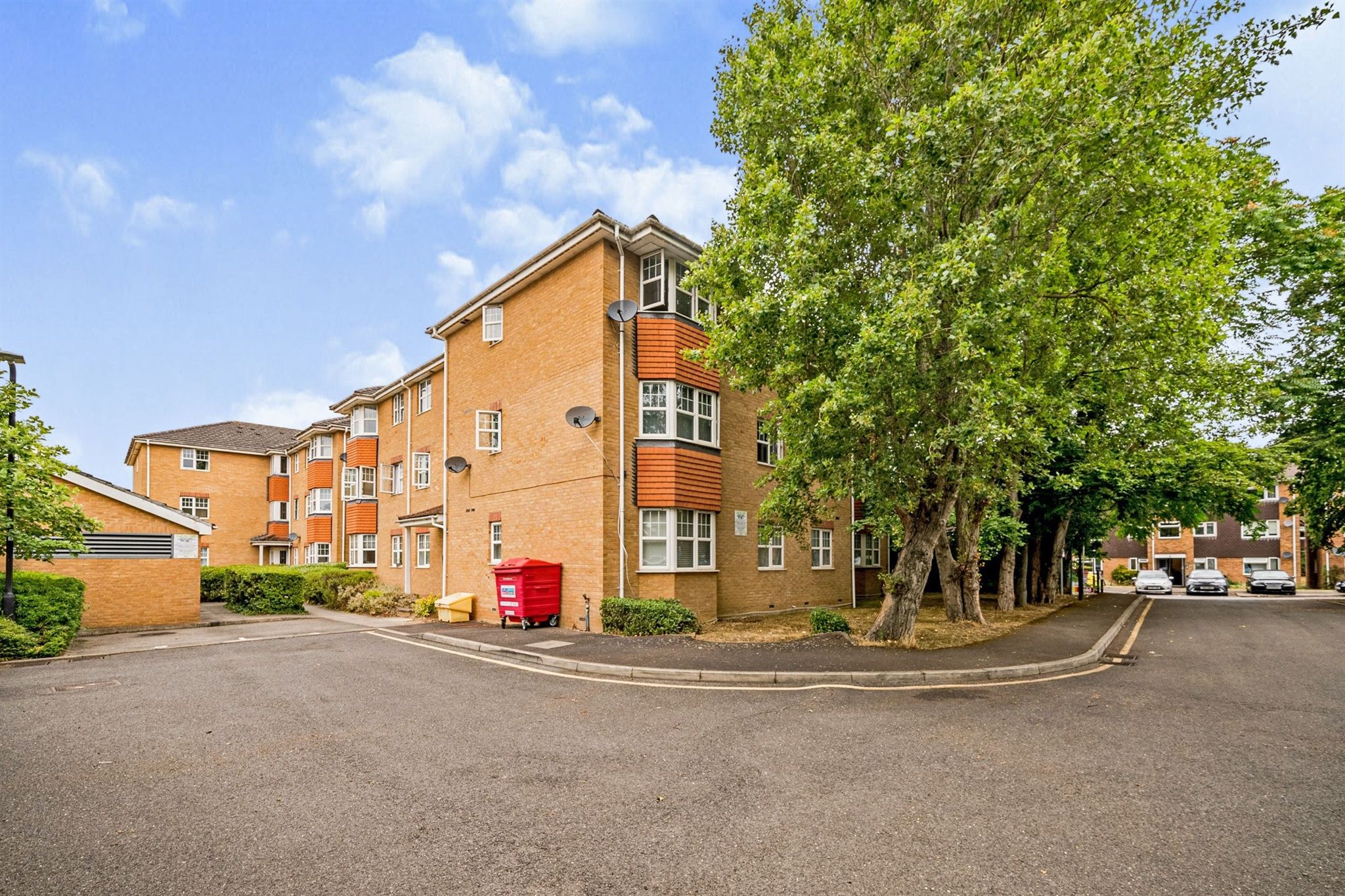 2 bed flat for sale in Suffolk Close, Burnham, Slough SL1 Zoopla