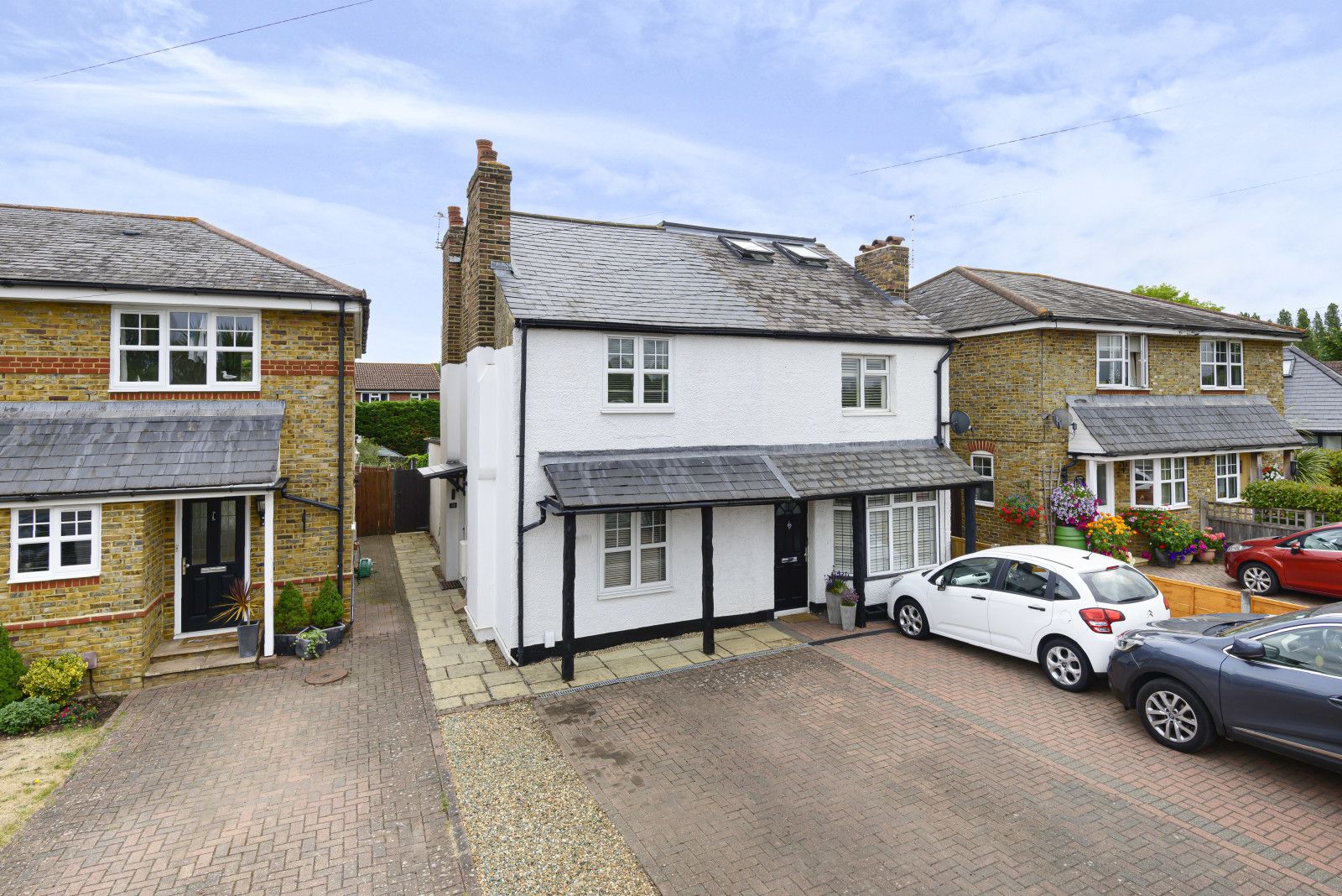 2 bed semidetached house for sale in Arch Road, Hersham, WaltonOn