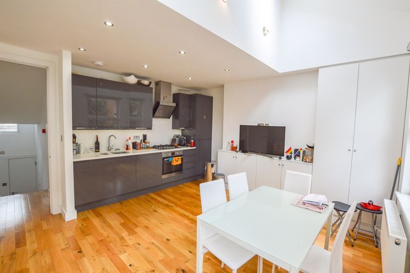 3 bed flat to rent in Shirland Road, London W9 Zoopla